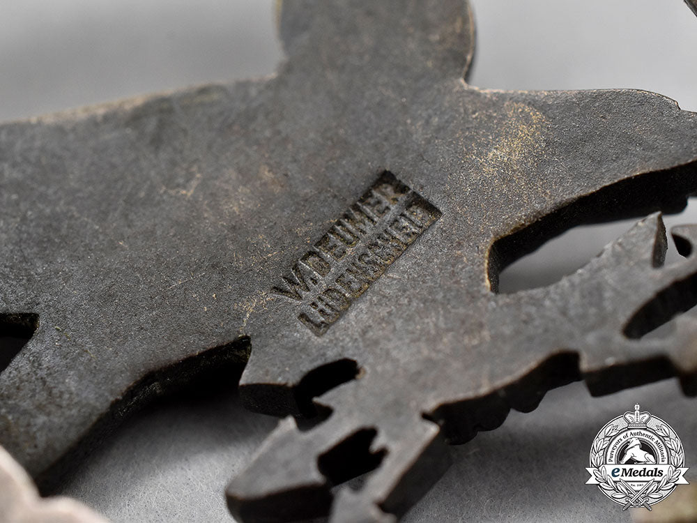 germany,_luftwaffe._a_radio_operator_and_air_gunner_badge,_by_wilhelm_deumer_l22_mnc2103_062