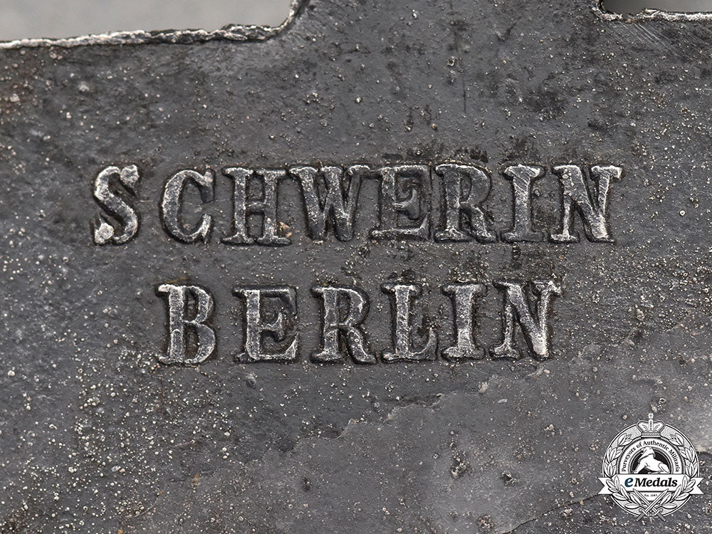 germany,_kriegsmarine._a_coastal_artillery_war_badge,_by_schwerin_l22_mnc2526_275