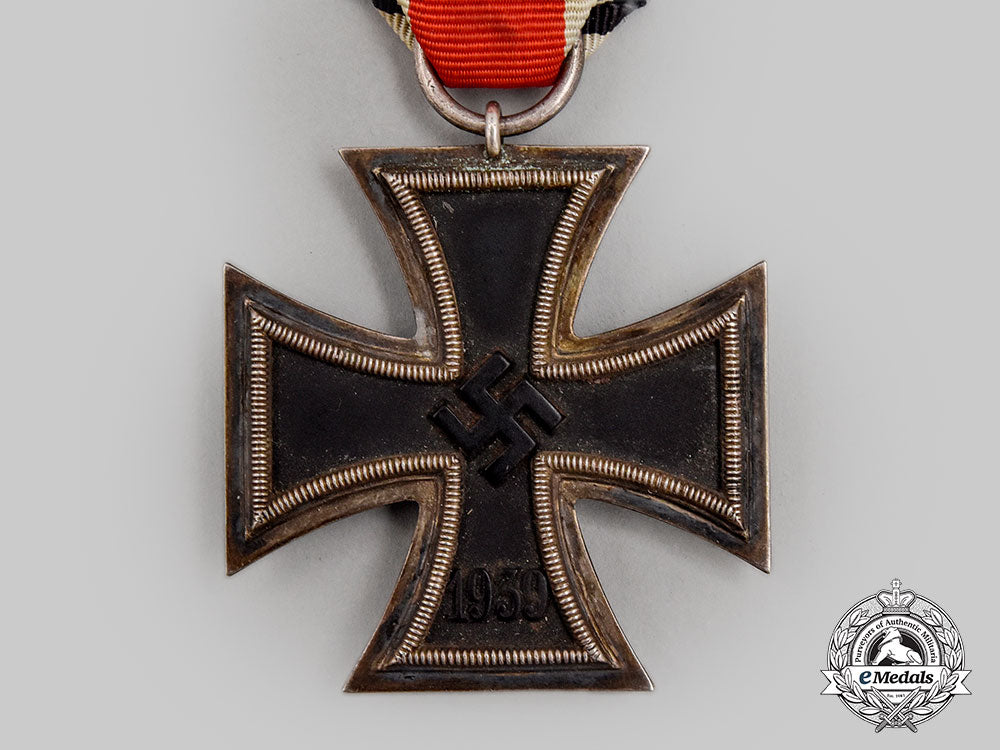 germany,_wehrmacht._a1939_iron_cross_ii_class,_with_award_document,_to_obergefreiter_denk_l22_mnc2804_569