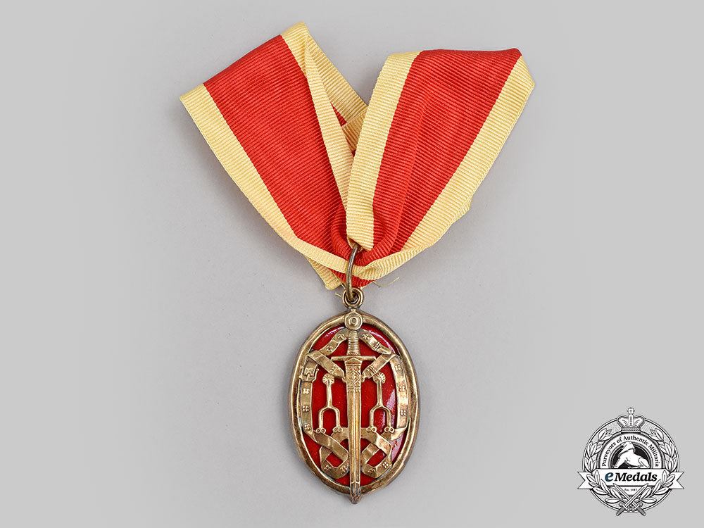 united_kingdom._a_knight_bachelor's_neck_badge(1973_to_date),_cased_l22_mnc2860_677