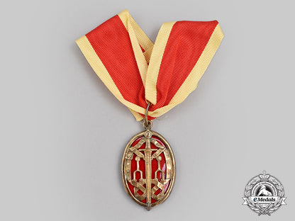 united_kingdom._a_knight_bachelor's_neck_badge(1973_to_date),_cased_l22_mnc2860_677