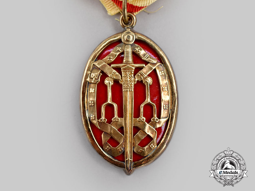 united_kingdom._a_knight_bachelor's_neck_badge(1973_to_date),_cased_l22_mnc2861_678