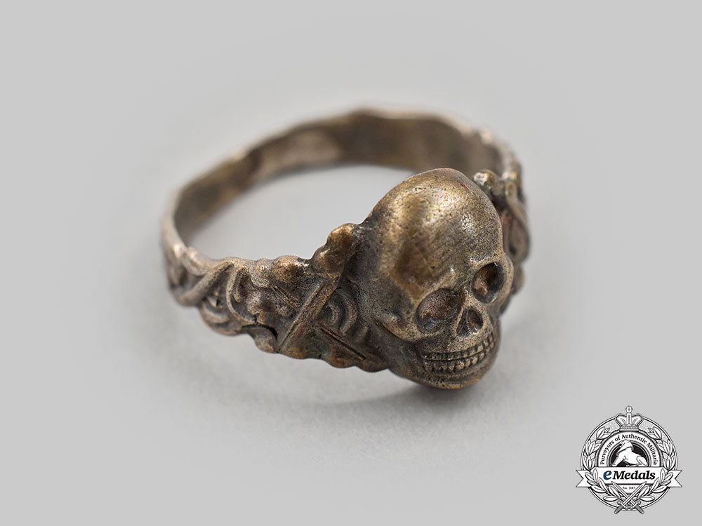 germany,_third_reich._a_totenkopf_ring,_privately_purchased_example_l22_mnc2882_498