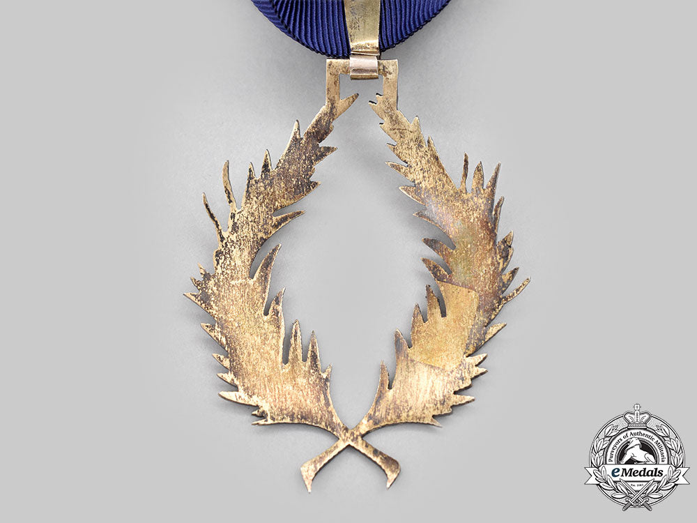 portugal,_republic._an_order_of_the_academy_of_arts_and_sciences_l22_mnc3064_498_1_1