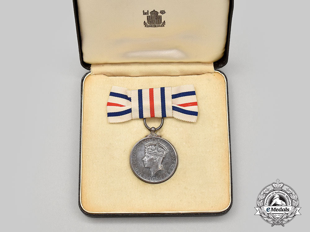 united_kingdom._a_king's_medal_for_service_in_the_cause_of_freedom_to_a_female_recipient,_cased_l22_mnc3141_639_1