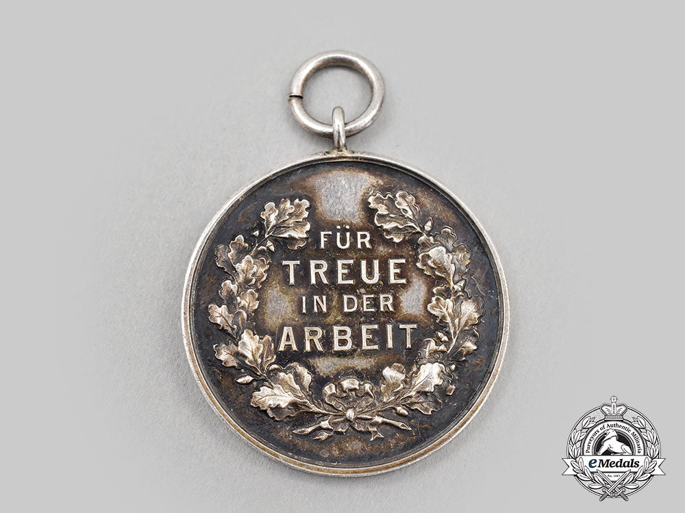 oldenburg,_grand_duchy._a_medal_for_loyal_service_within_labour_l22_mnc3282_723_1_1