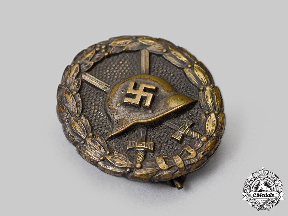 germany,_wehrmacht._a_silver_grade_wound_badge,_first_pattern_l22_mnc3311_584_1