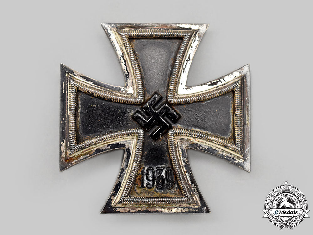 germany,_wehrmacht._a1939_iron_cross_i_class,_with_case,_by_b.h._mayer_l22_mnc3488_679_1_1