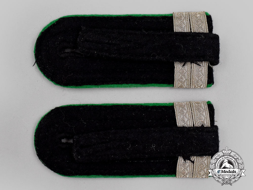 germany,_s_s._a_set_of_waffen-_s_s_gebirgsjäger_officer_candidate_shoulder_straps_l22_mnc3494_991
