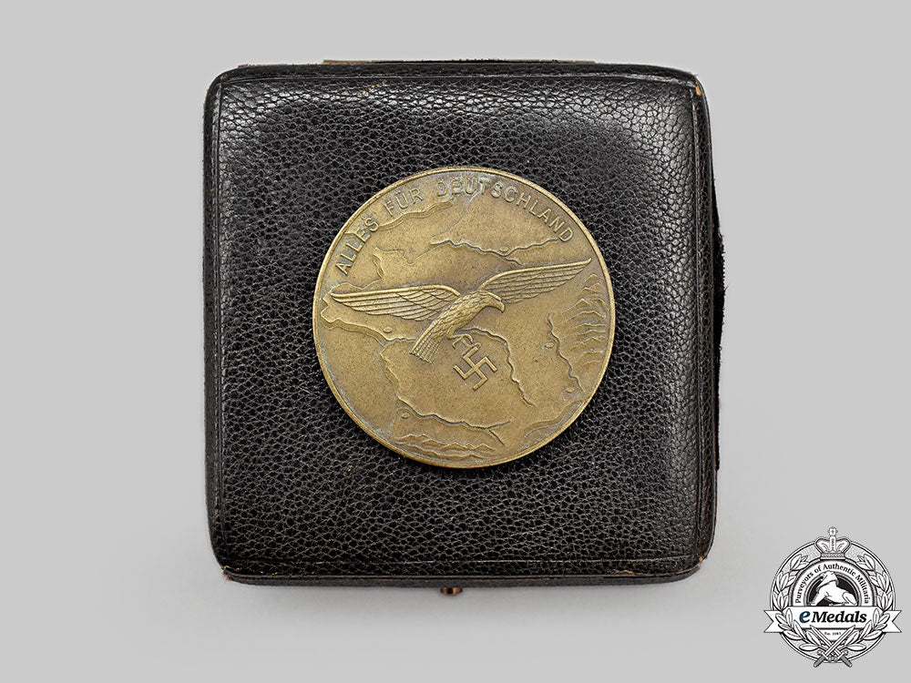 germany,_luftwaffe._a_western_france_air_district_distinguished_service_medallion,_with_case_l22_mnc3526_698