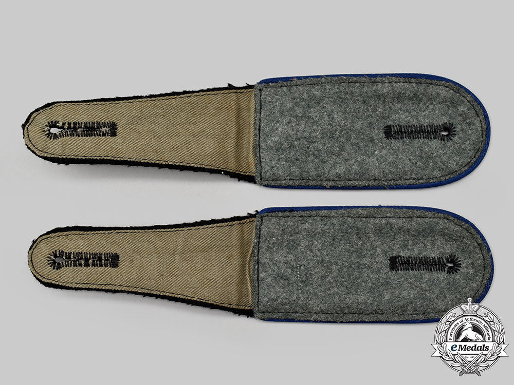 germany,_ss._a_set_of_waffen-_ss_medical_enlisted_personnel_shoulder_straps_l22_mnc3660_780