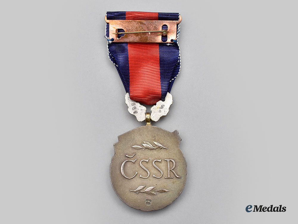 czechoslovakia,_socialist_republic._an_order_of_the_republic_awarded_to_the_czechoslovak_football_team_for_winning_the_uefa_final_european_championship1976_l22_mnc3958_097