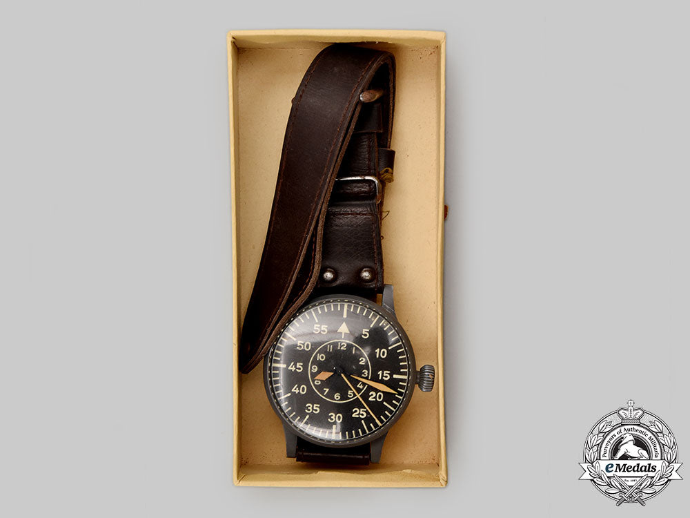 germany,_luftwaffe._a_rare_navigator’s_watch,_with_case,_by_lacher&_co._l22_mnc3975_484