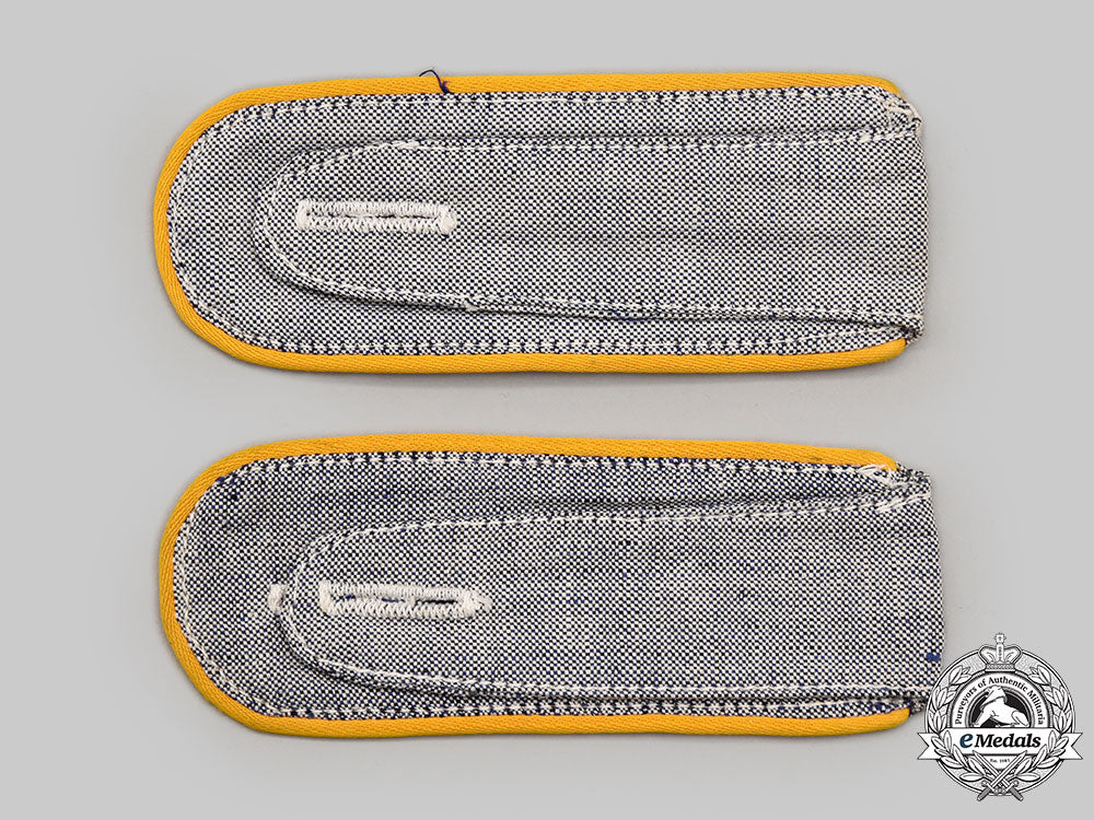 germany,_luftwaffe._a_set_of_flight_personnel_service_shirt_shoulder_straps_l22_mnc4170_555_1