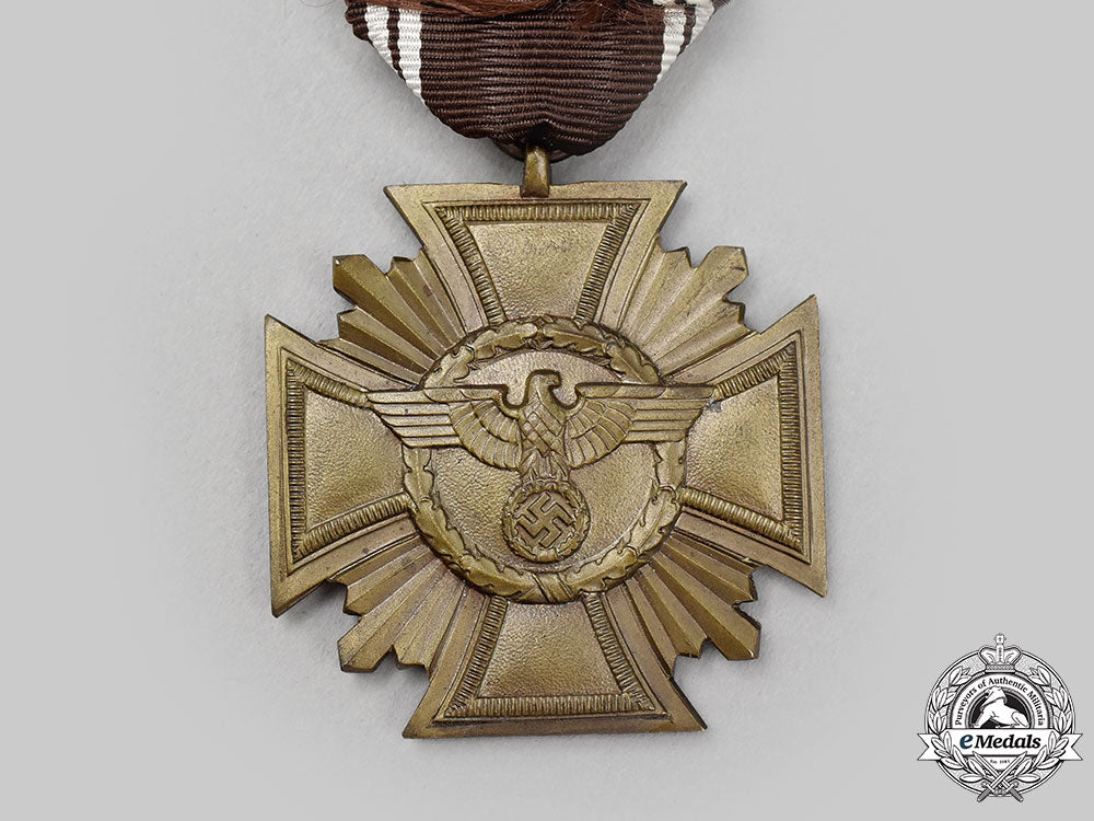 germany,_nsdap._a10-_year_long_service_decoration,_by_förster&_barth_l22_mnc4324_118