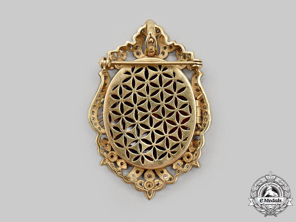 germany,_imperial._a_crown_prince_wilhelm_brooch_in_gold_with_diamonds_l22_mnc4520_177