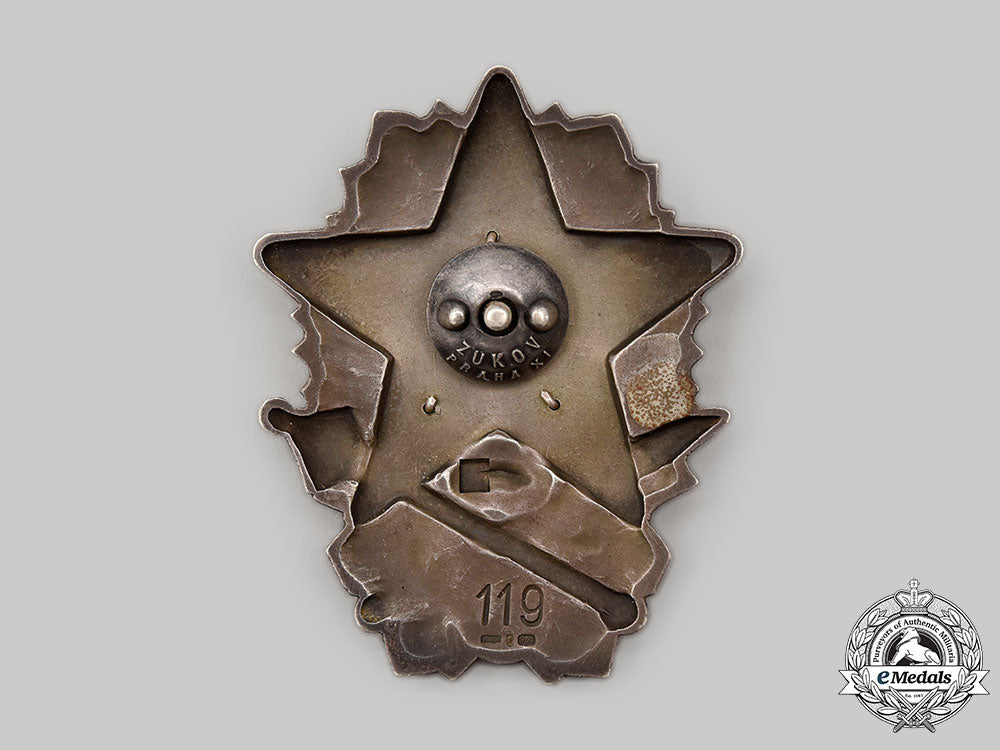 czechoslovakia,_socialist_republic._a_military_technical_academy_badge1954_l22_mnc4521_690