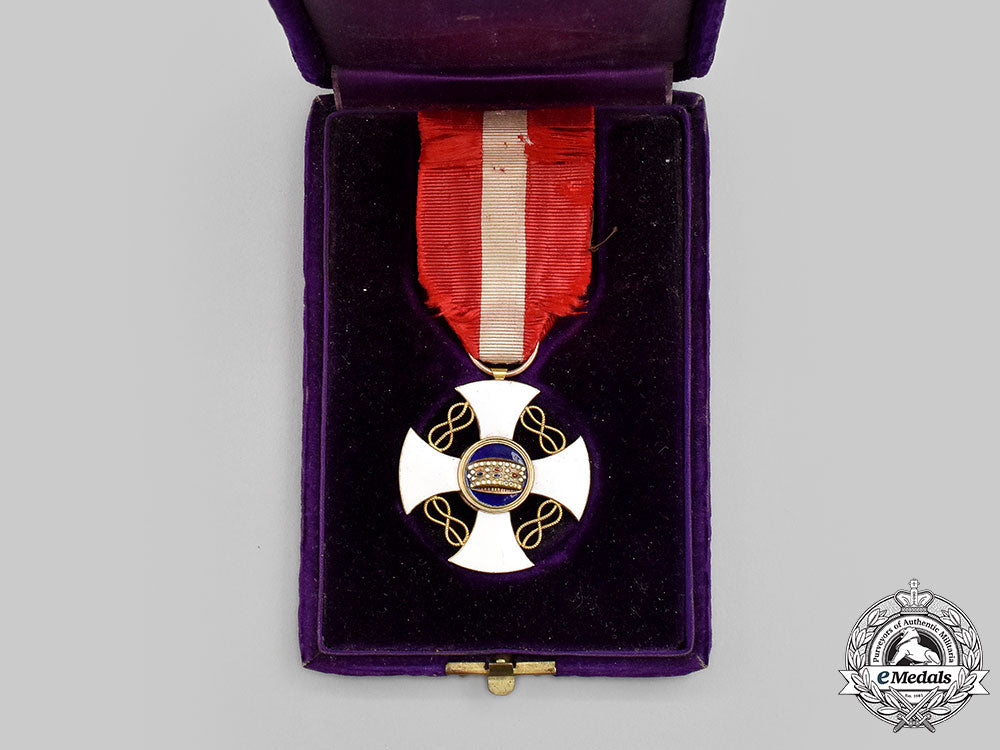 italy,_kingdom._an_order_of_the_crown_of_italy,_v_class_knight,_cased,_named_to_knight_enrico_orengo_in1884_l22_mnc4524_252_1_1