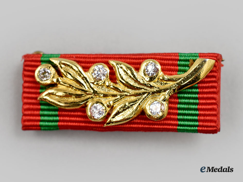 cambodia,_kingdom(_post1993)._royal_order_of_her_majesty_queen_preah_kossomak,_i_class_grand_cross_set(_moha_serivodho_or_mohasereivadh),_modern_issue_l22_mnc4715_417_1_1_1