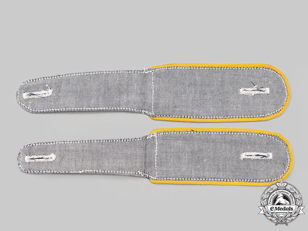 germany,_luftwaffe._a_set_of_flight_personnel_service_shirt_shoulder_straps_l22_mnc4788_353_1