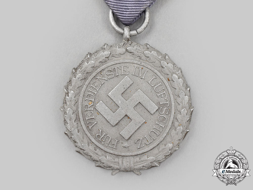germany,_third_reich._an_air_defence_honour_medal,_ii_class_l22_mnc4878_392