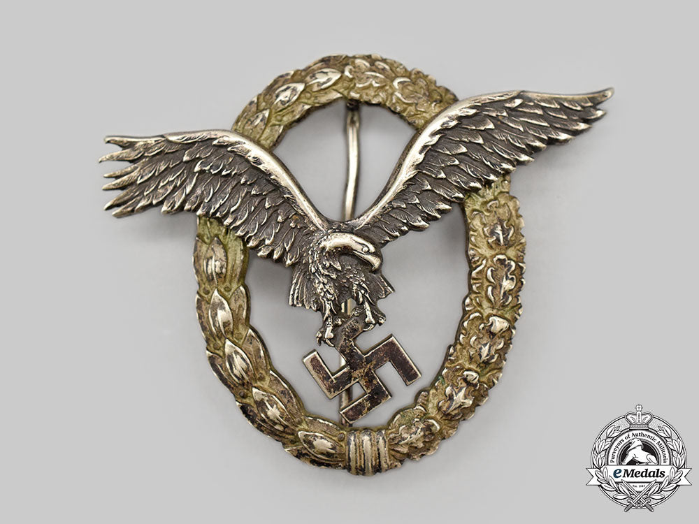 germany,_luftwaffe._a_rare_pilot’s_badge,_j1_type2_with_case,_by_c.e._juncker_l22_mnc4936_419