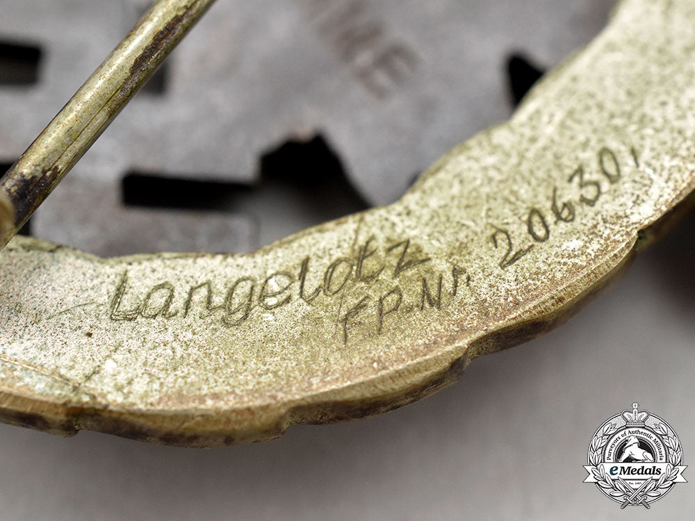 germany,_luftwaffe._an_observer’s_badge,_unit-_attributed_example_with_case,_by_imme&_sohn_l22_mnc5006_440