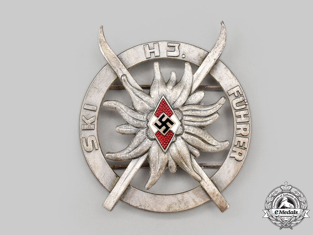 germany,_hj._a_rare_ski_guide’s_badge,_by_wittmann_l22_mnc5027_448_1_1_1