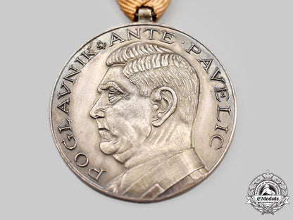 croatia,_independent_state._an_ante_pavelic_medal_for_bravery,_small_silver_grade_medal,_c.1941_l22_mnc5188_494_1