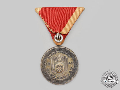 croatia,_independent_state._an_ante_pavelic_medal_for_bravery,_small_silver_grade_medal,_c.1941_l22_mnc5189_493_1