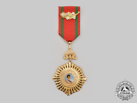 cambodia,_modern_kingdom._a_royal_order_of_h.m._the_queen_preah_kossomak_nearireath,_knight_with_clasp,_c.2001_l22_mnc5199_498_1_1