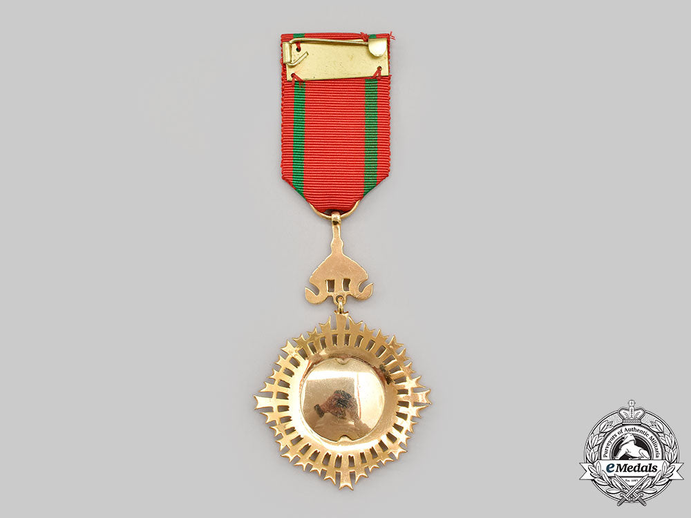 cambodia,_modern_kingdom._a_royal_order_of_h.m._the_queen_preah_kossomak_nearireath,_knight_with_clasp,_c.2001_l22_mnc5203_499_1_1