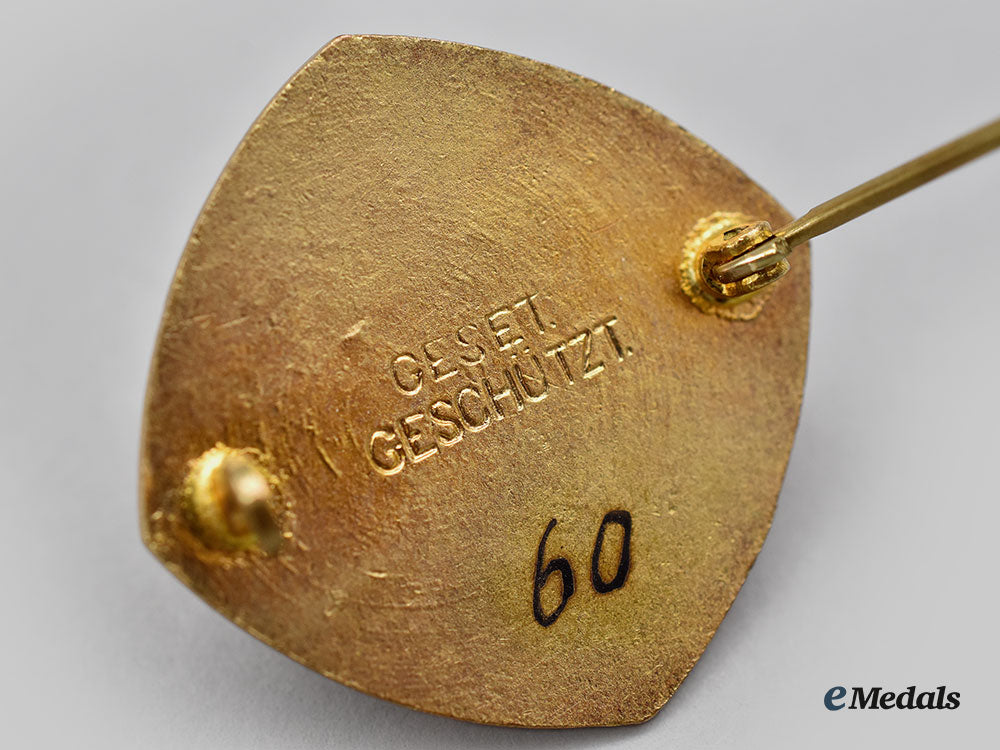 germany,_imperial._an_anti-_england_first_war_propaganda_pin_l22_mnc5393_669_1