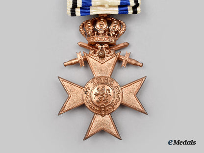 bavaria,_kingdom._an_order_of_military_merit,_iii_class_merit_cross_with_crown,_swords,_and_case_l22_mnc5497_969