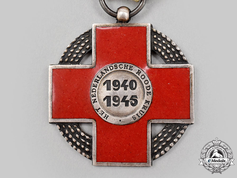 netherlands,_kingdom._a_cross_of_the_netherlands_red_cross1940-1945_l22_mnc5640_621_1_1_1