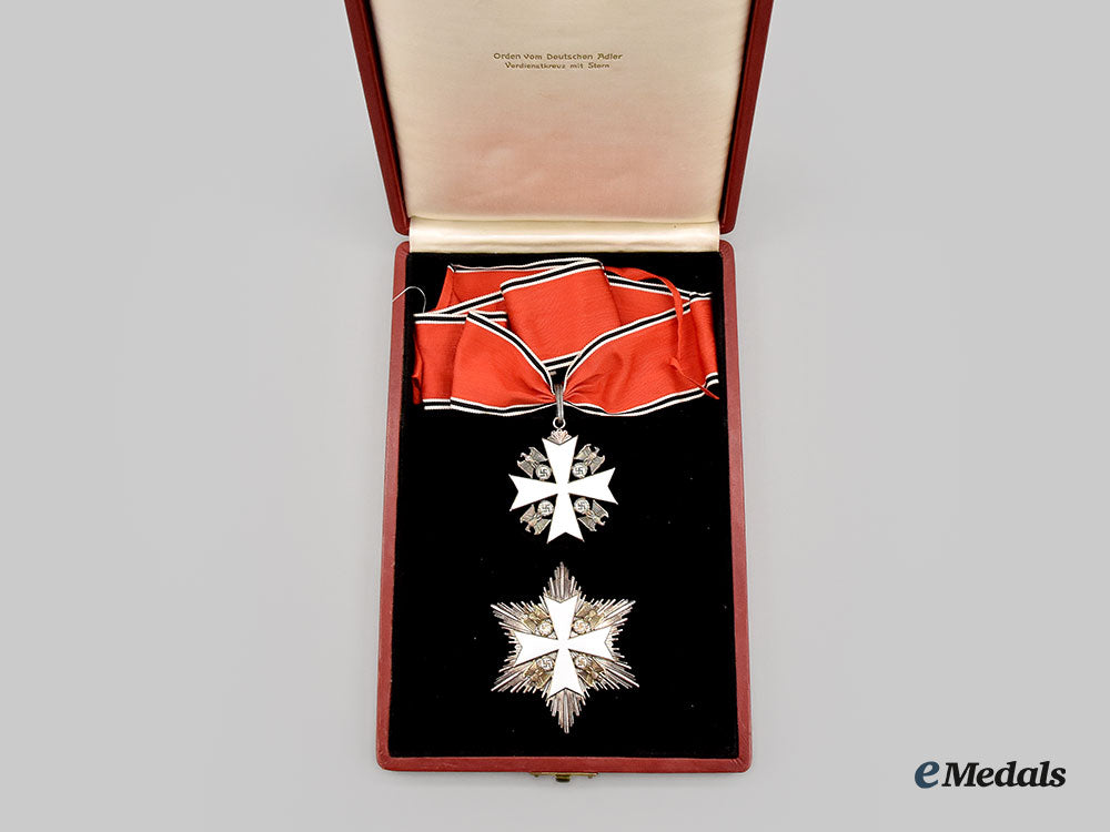 germany,_third_reich._an_order_of_the_german_eagle,_ii_class_cross&_breast_star_with_case,_by_gebrüder_godet_l22_mnc5685_997