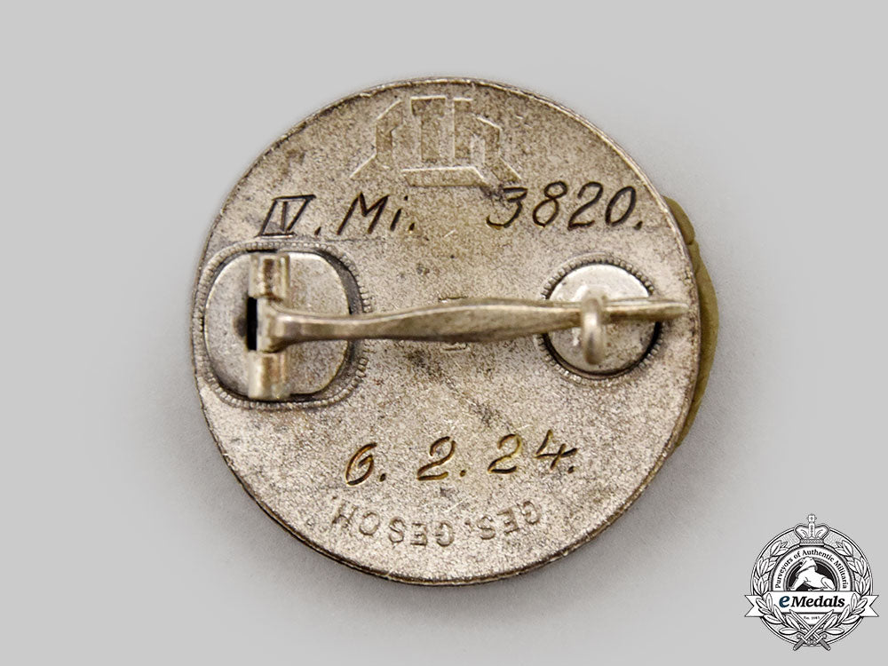 germany,_der_stahlhelm._a1924_membership_badge,_by_der_stahlhof_magdeburg_l22_mnc5822_147