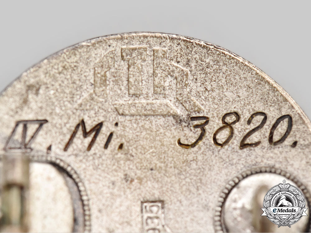 germany,_der_stahlhelm._a1924_membership_badge,_by_der_stahlhof_magdeburg_l22_mnc5826_149