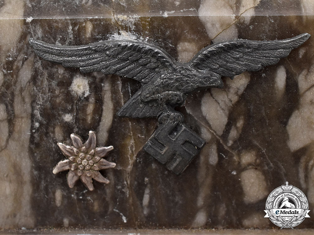 germany,_luftwaffe._an_unissued_desk_ornament_l22_mnc5893_872