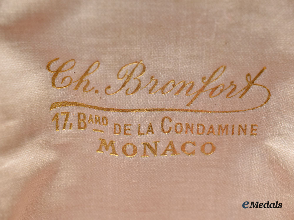 monaco,_principality._an_order_of_saint_charles,_officer_in_gold,_by_ch._bronfort_l22_mnc6023_147_1
