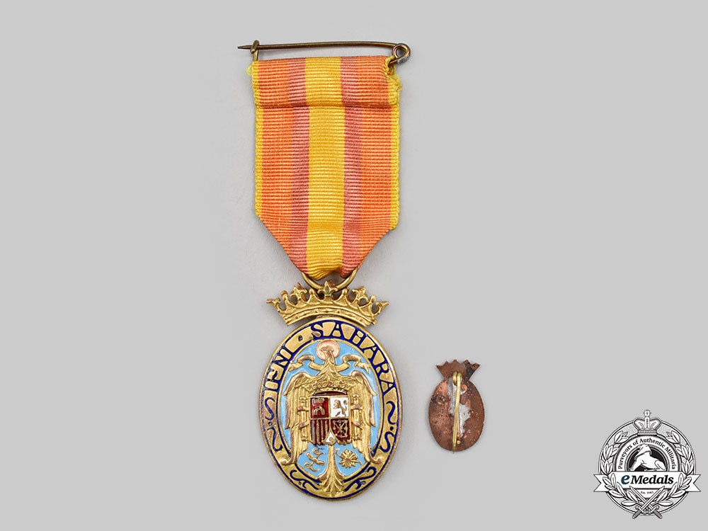 spain,_fascist_state._a_medal_for_ifni-_sahara,_officer,_fullsize_and_miniature,_c.1960_l22_mnc6203_080