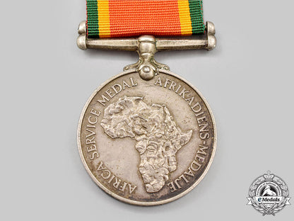south_africa,_republic._a_lot_of_fifteen_second_war_africa_service_medals_l22_mnc6316_142_1