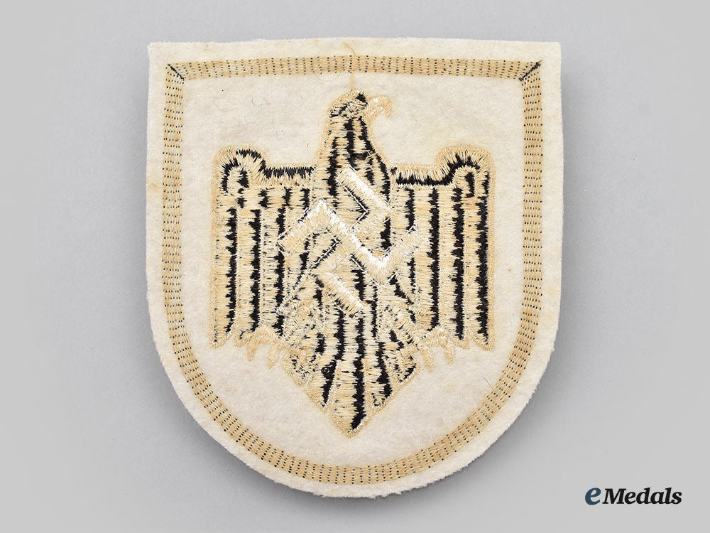 germany,_nsrl._a_mint_sports_shirt_eagle_l22_mnc6323_309_1_1_1