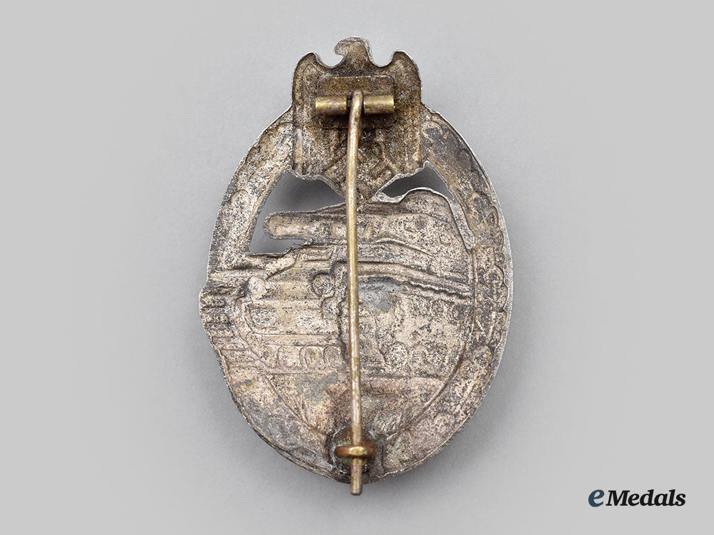 germany,_wehrmacht._a_panzer_assault_badge,_silver_grade_l22_mnc6383_341
