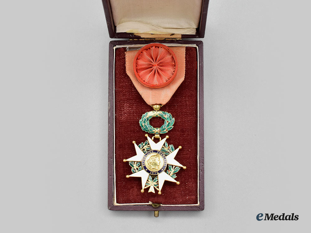 france,_iii_republic._an_order_of_the_legion_of_honour,_gold_officer_in_case,_c.1950_l22_mnc6383_976_1_1