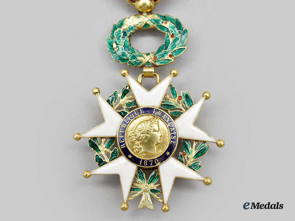 france,_iii_republic._an_order_of_the_legion_of_honour,_gold_officer_in_case,_c.1950_l22_mnc6389_979_1_1