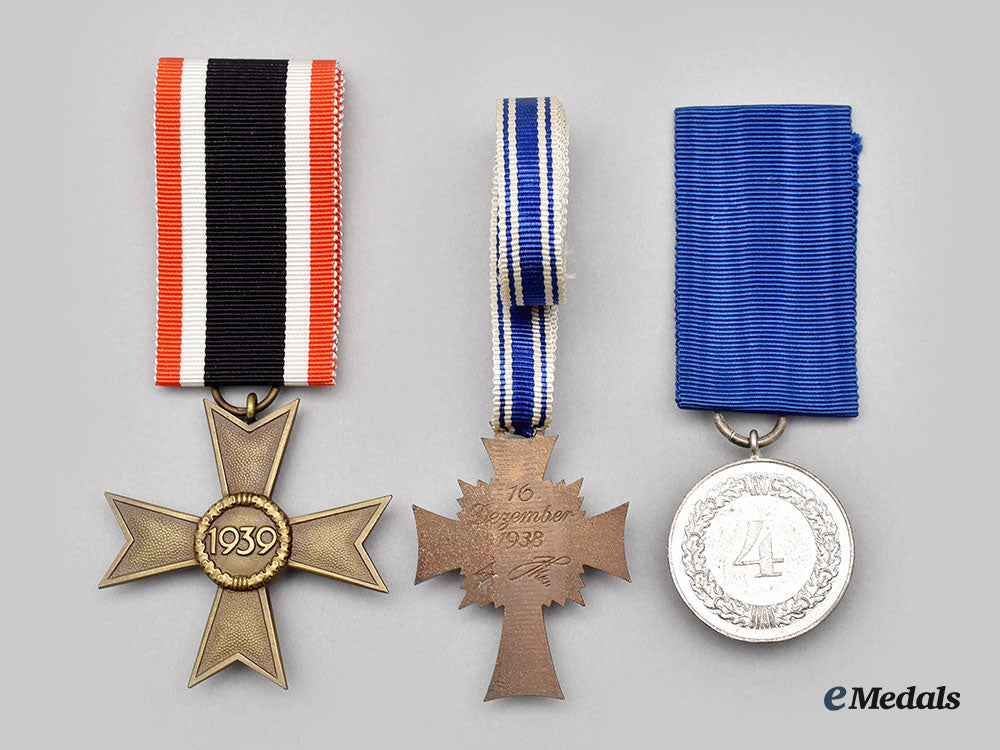 germany,_third_reich._a_mixed_lot_of_unissued_awards_l22_mnc6485_314_1