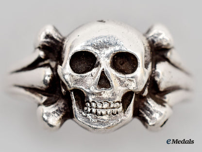 germany,_wehrmacht._a_totenkopf_ring_in_silver_l22_mnc6532_368