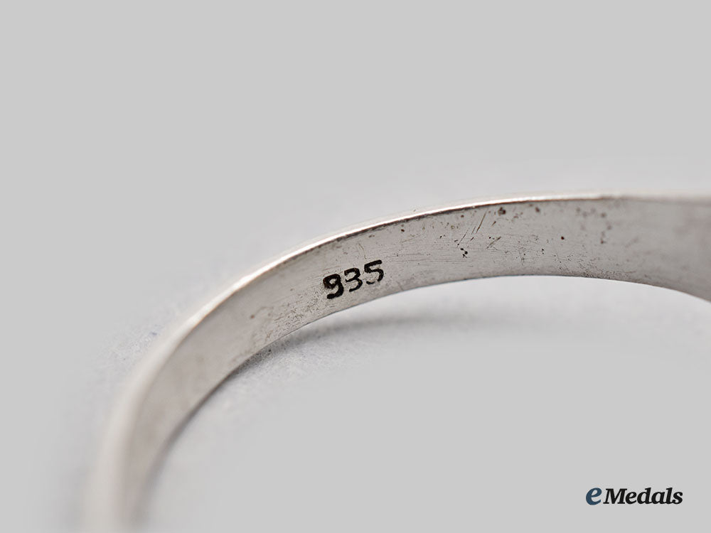 germany,_wehrmacht._a_totenkopf_ring_in_silver_l22_mnc6540_334