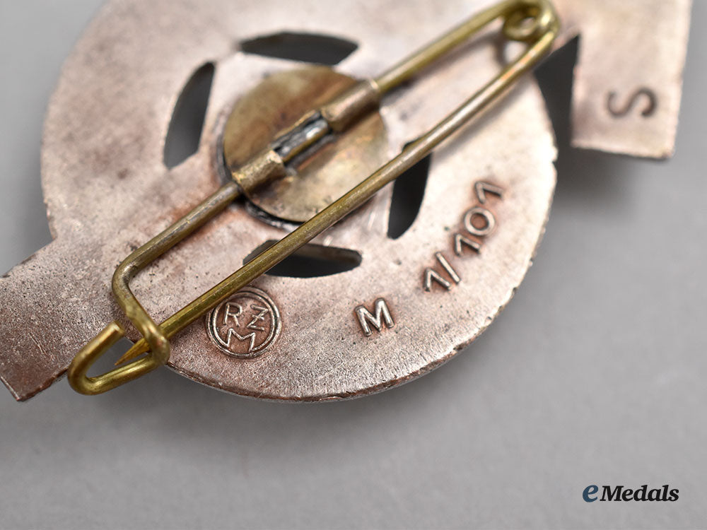 germany,_third_reich._a_mixed_lot_of_badges_and_insignia_l22_mnc6579_394